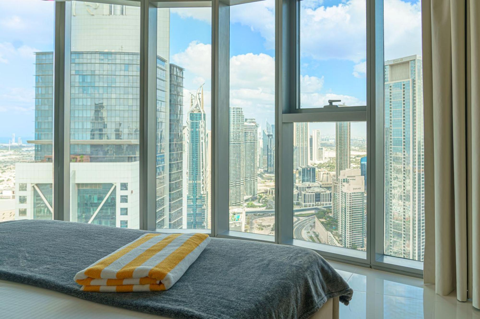 Paramount Tower Hotel And Residences With Infinity Sky Pool Дубай Экстерьер фото